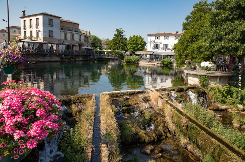 L'Isle-sur-la-Sorgue, la Venise Provençale, un joyau à découvrir proche du Domaine Château du Bois